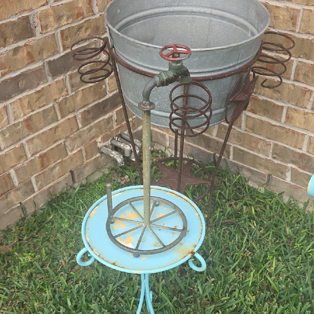 RUSTIC Metal Papertowel Decor with Faucet